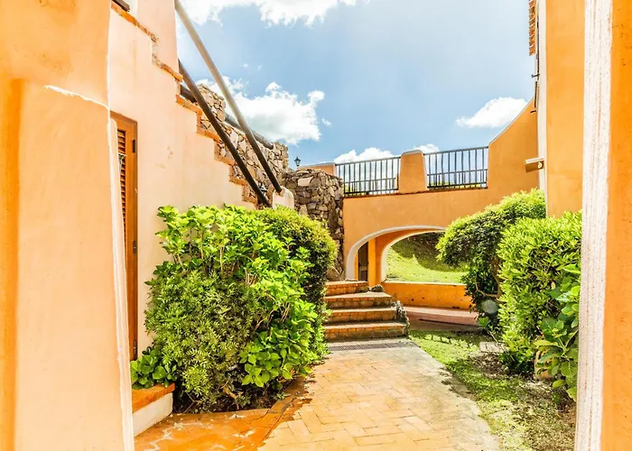 Porto Cervo-cala Del Faro [parking-sea-garden]